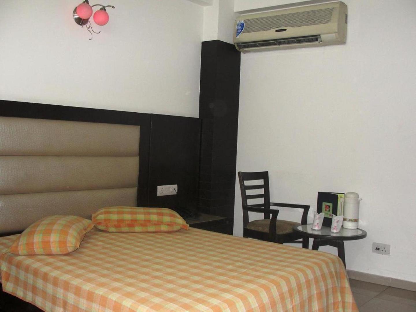 Hotel Chanchal Continental - 02 Mins From New Delhi Railway Station Luaran gambar