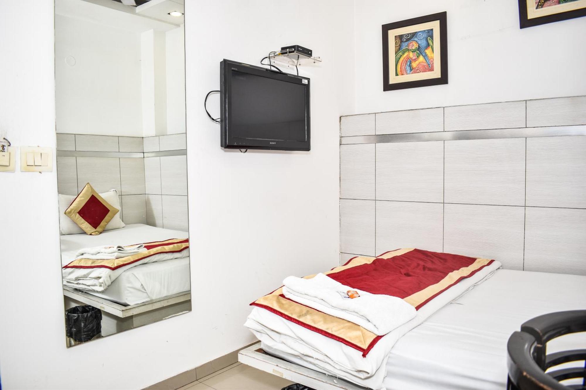 Hotel Chanchal Continental - 02 Mins From New Delhi Railway Station Luaran gambar