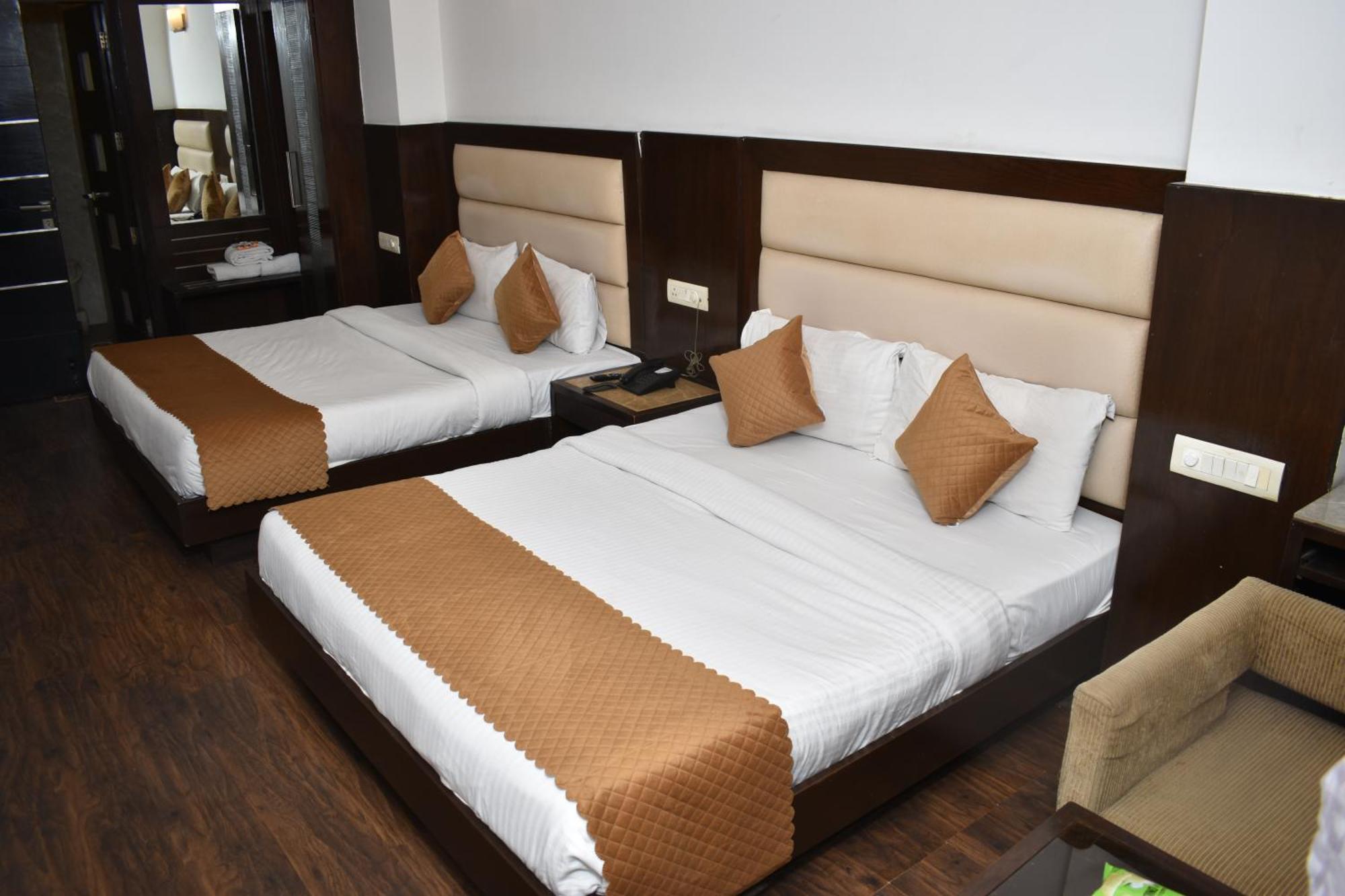 Hotel Chanchal Continental - 02 Mins From New Delhi Railway Station Luaran gambar