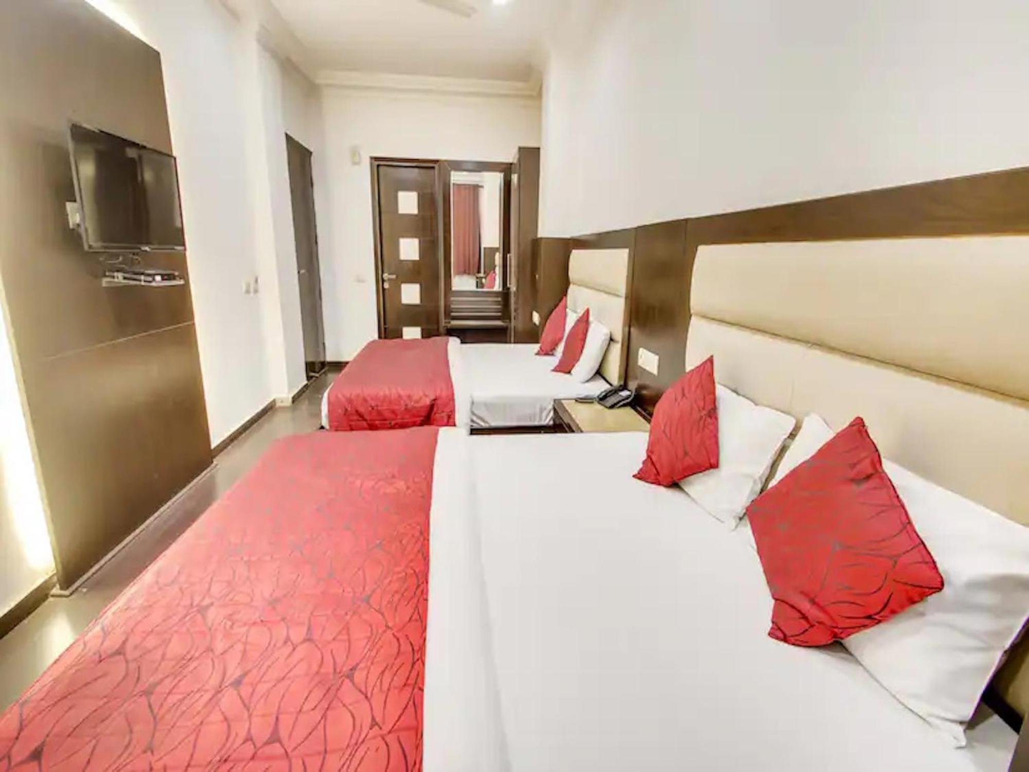Hotel Chanchal Continental - 02 Mins From New Delhi Railway Station Luaran gambar